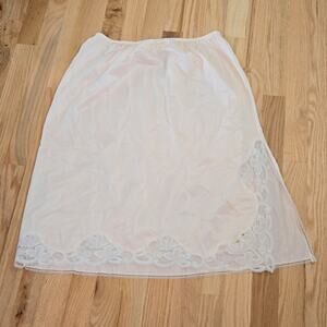 Vintage pale pink half slip with lace trim size X-Large